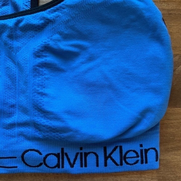 𝅺calvin Klein Women’s Blue Sports Bra Fits XS/S - Picture 2 of 5